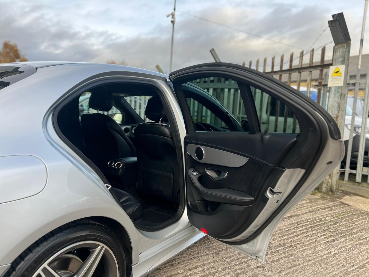 Used Mercedes-Benz C Class 2014 for sale - 77249728: Photo 55