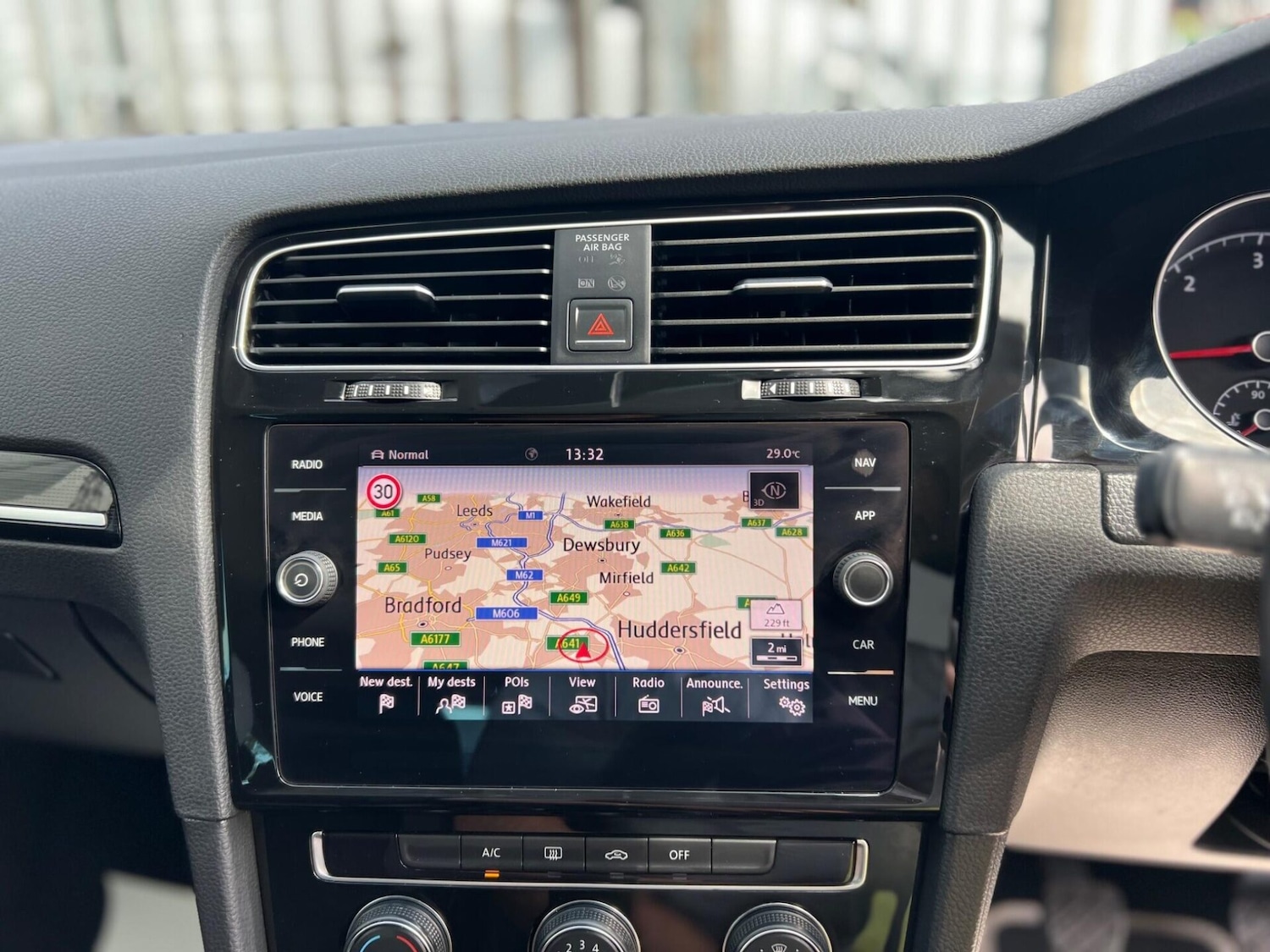 Used Volkswagen Golf 2018 for sale - 77249721: Photo 40