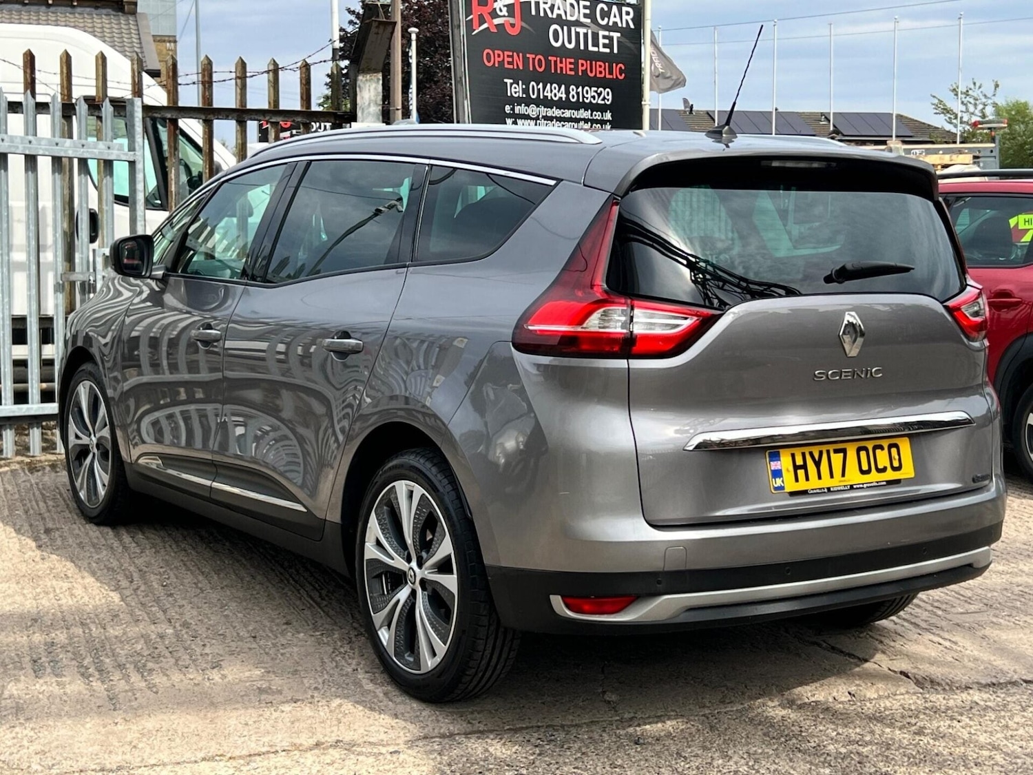 Used Renault Grand Scenic 2017 for sale - 77249684: Photo 11