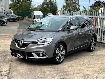 Used Renault Grand Scenic 2017 for sale - 77249684: Photo