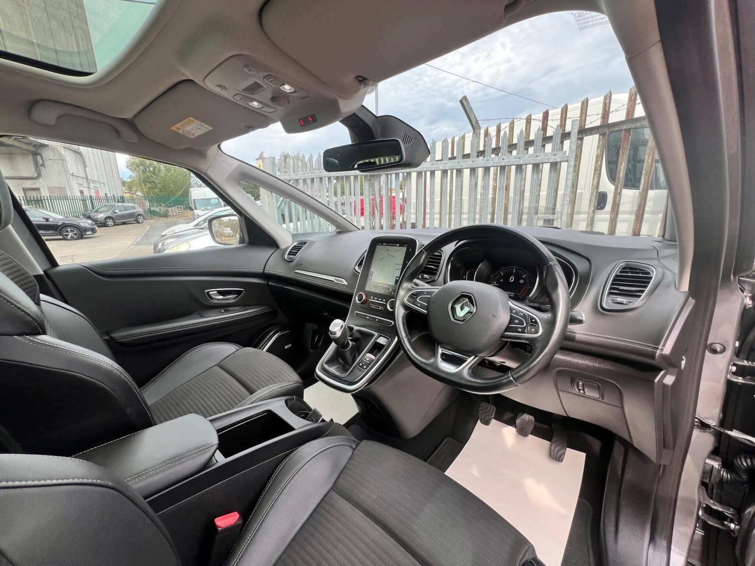 Used Renault Grand Scenic 2017 for sale - 77249684: Photo 40