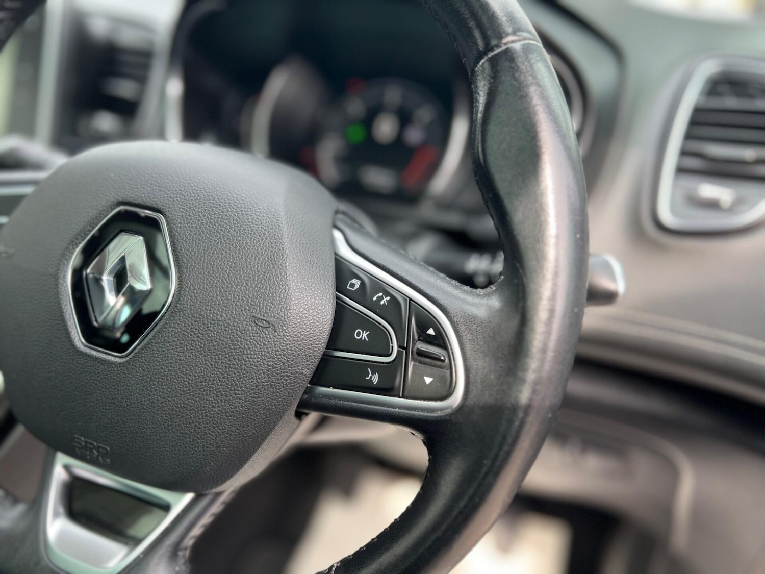 Used Renault Grand Scenic 2017 for sale - 77249684: Photo 42