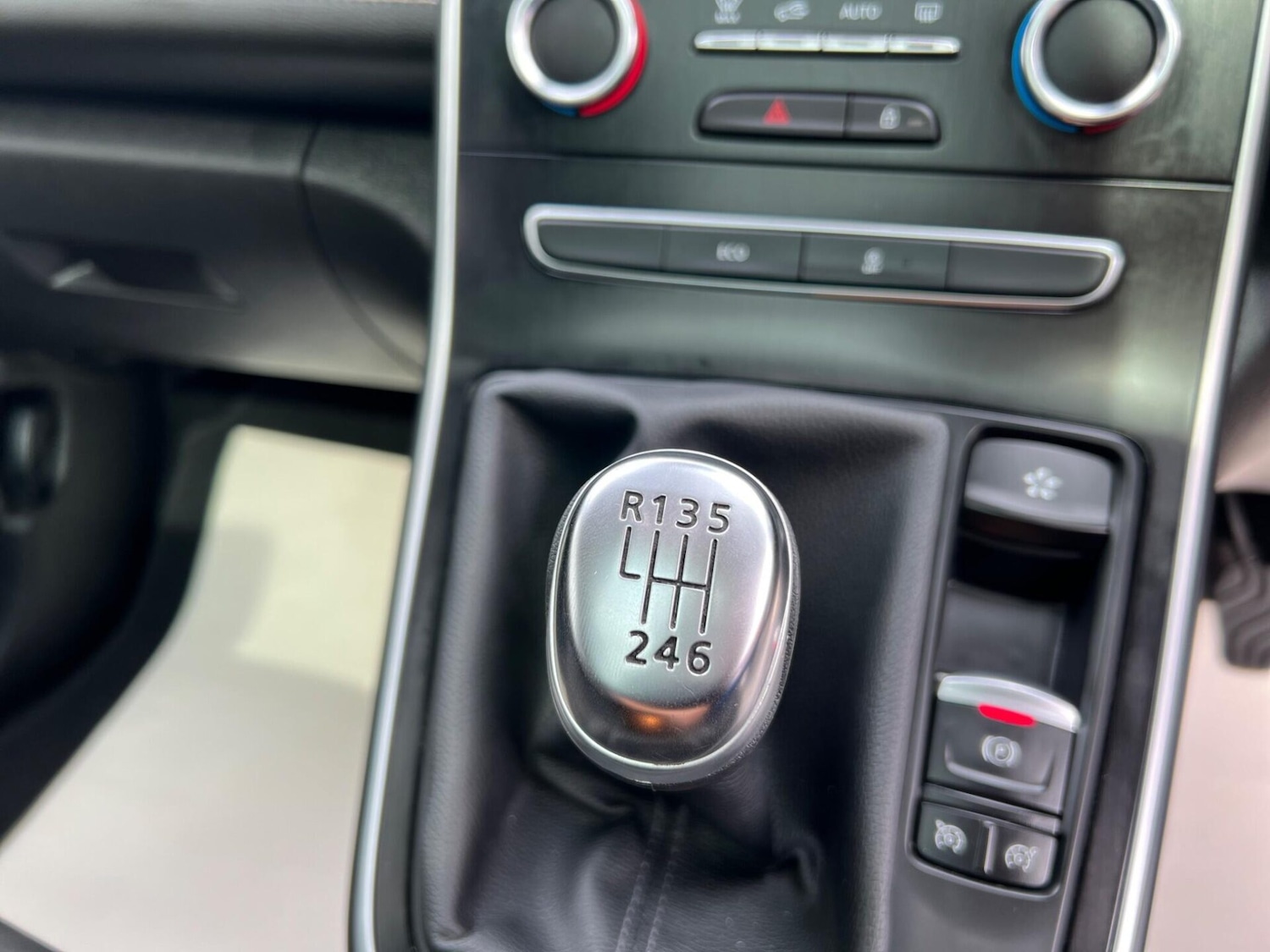 Used Renault Grand Scenic 2017 for sale - 77249684: Photo 51