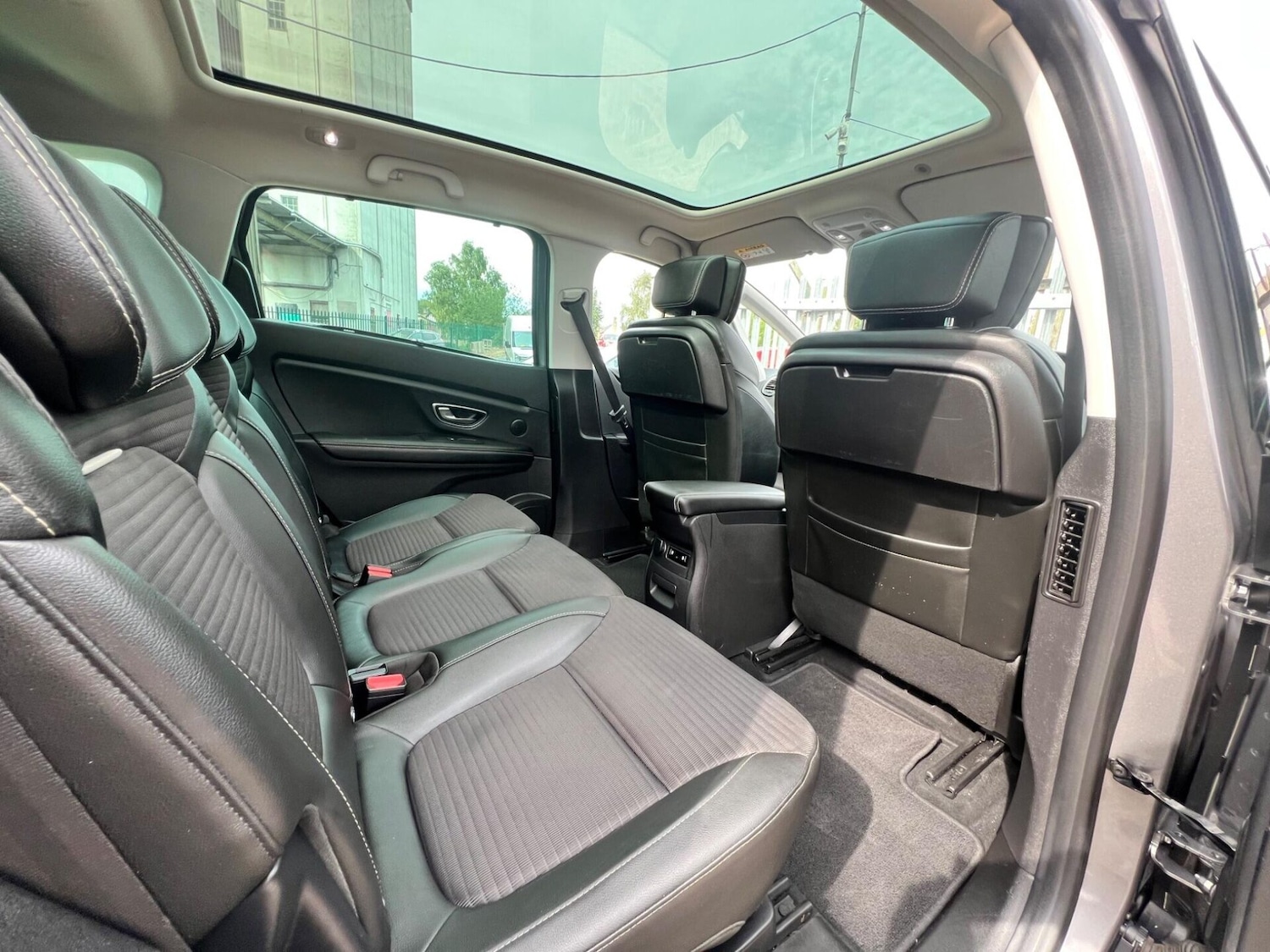 Used Renault Grand Scenic 2017 for sale - 77249684: Photo 60