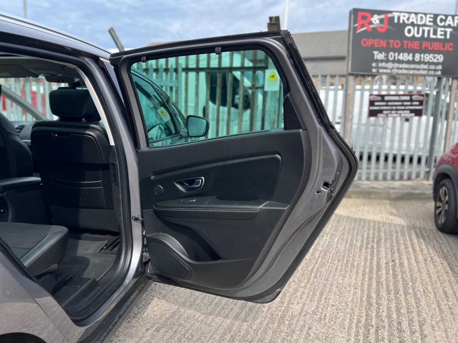 Used Renault Grand Scenic 2017 for sale - 77249684: Photo 61