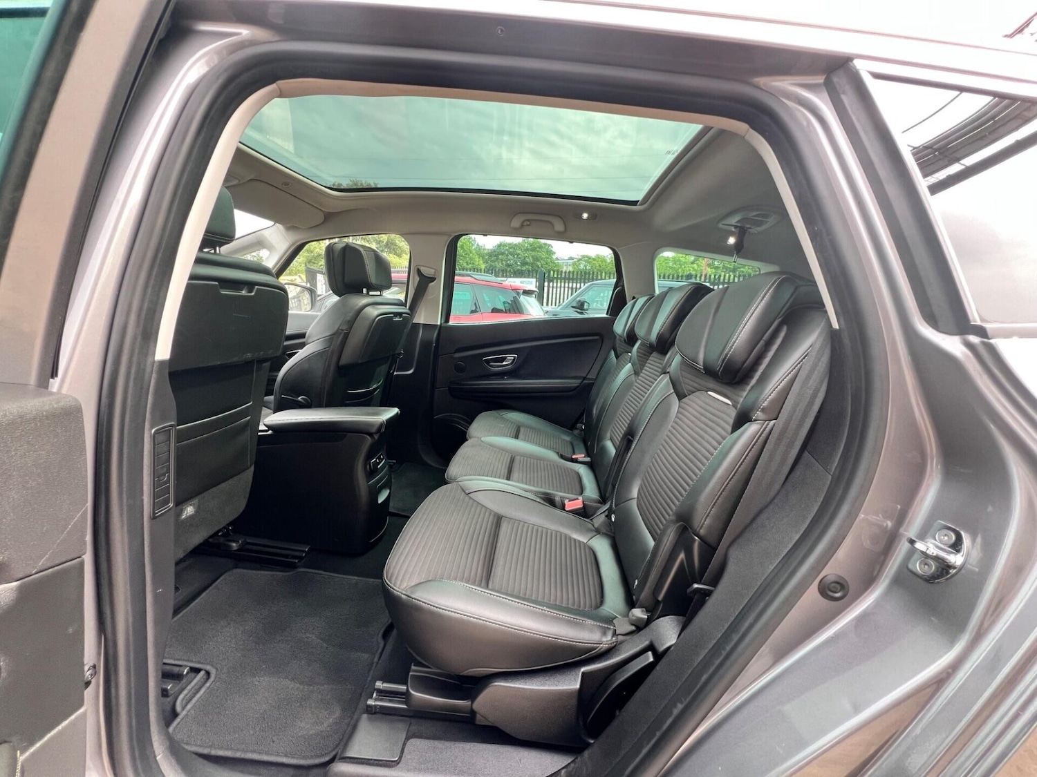 Used Renault Grand Scenic 2017 for sale - 77249684: Photo 71