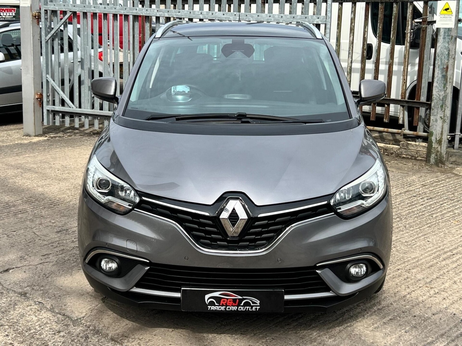 Used Renault Grand Scenic 2017 for sale - 77249684: Photo 8