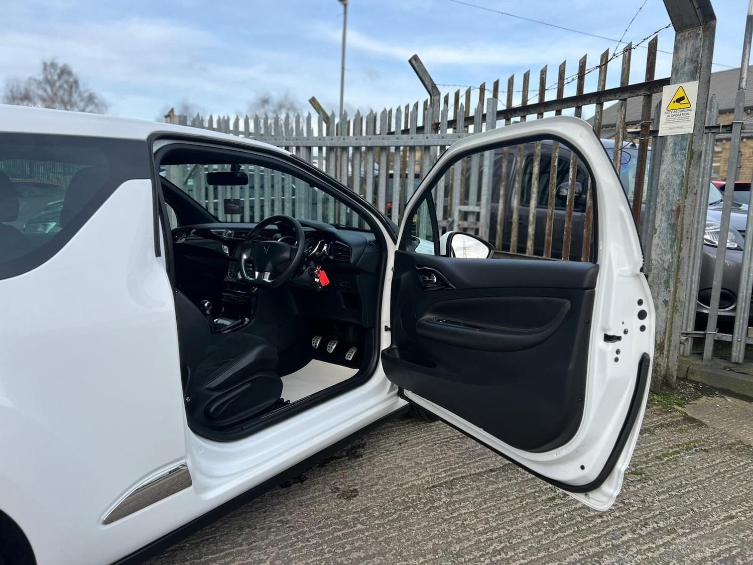 Used DS Automobiles DS 3 2017 for sale - 77605391: Photo 44