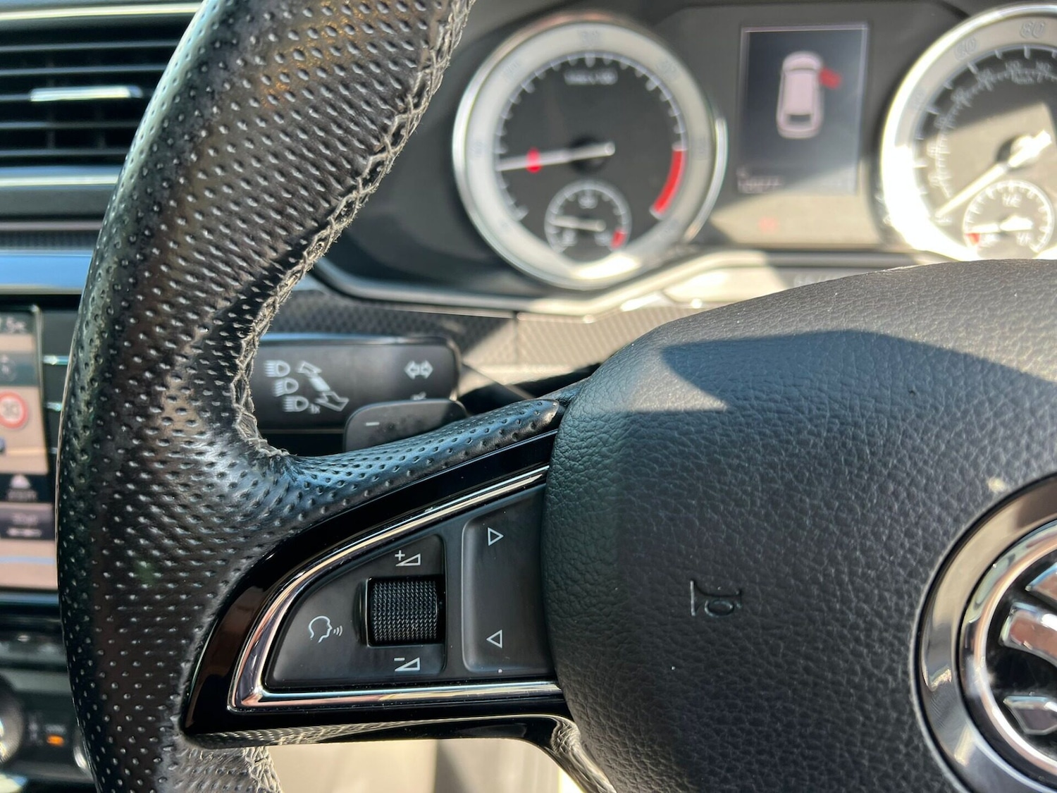 Used Skoda Superb 2017 for sale - 77932809: Photo 42