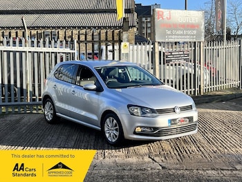 Used Volkswagen Polo 2015 for sale - 77162765: Photo