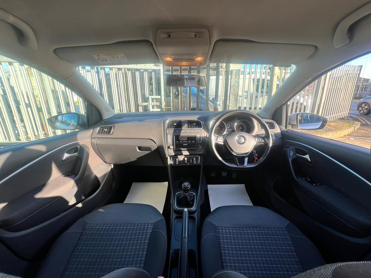 Used Volkswagen Polo 2015 for sale - 77162765: Photo 27