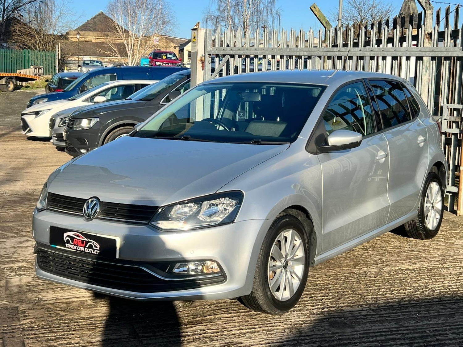 Used Volkswagen Polo 2015 for sale - 77162765: Photo 3