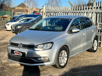 Used Volkswagen Polo 2015 for sale - 77162765: Photo