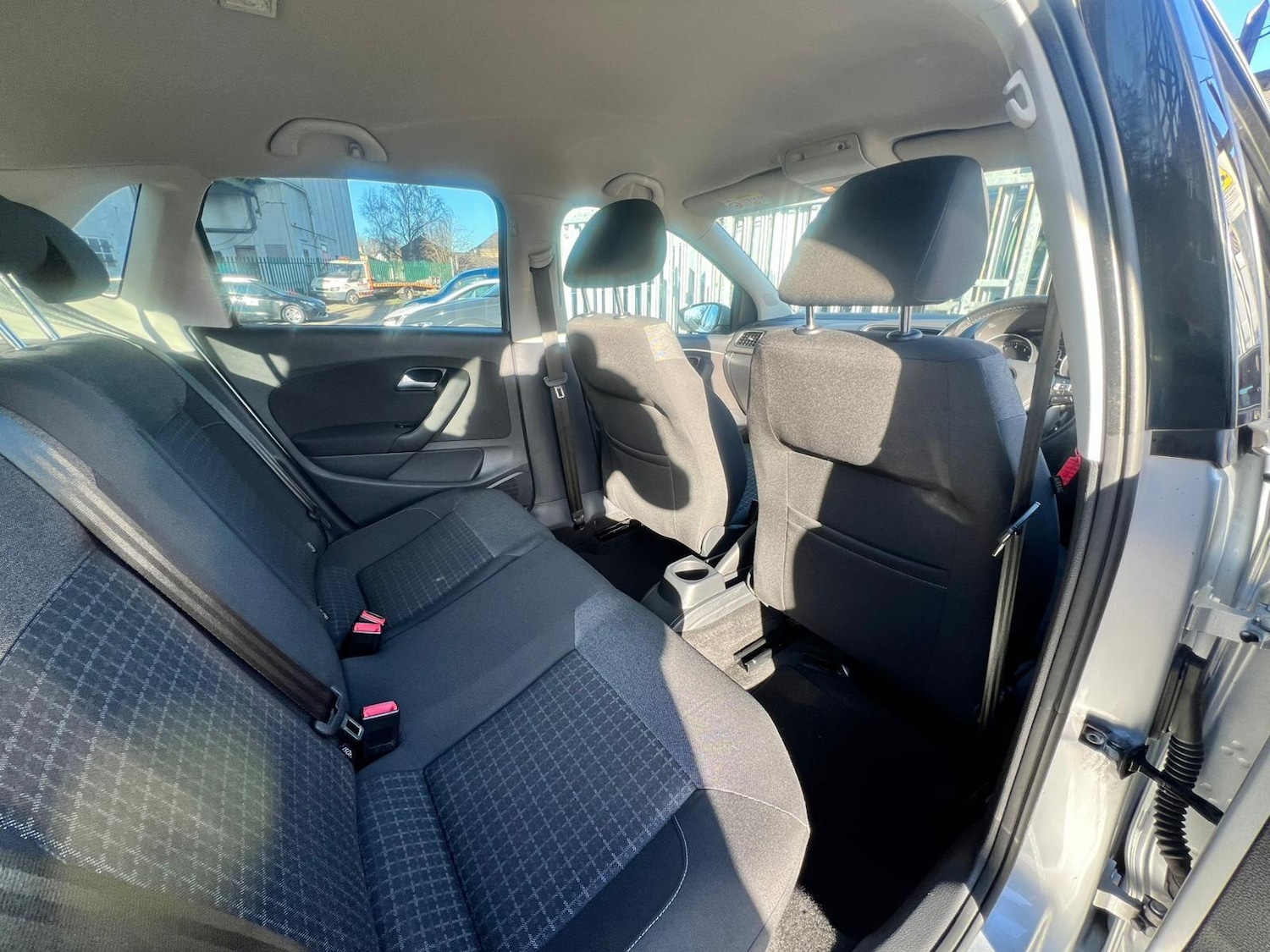 Used Volkswagen Polo 2015 for sale - 77162765: Photo 48