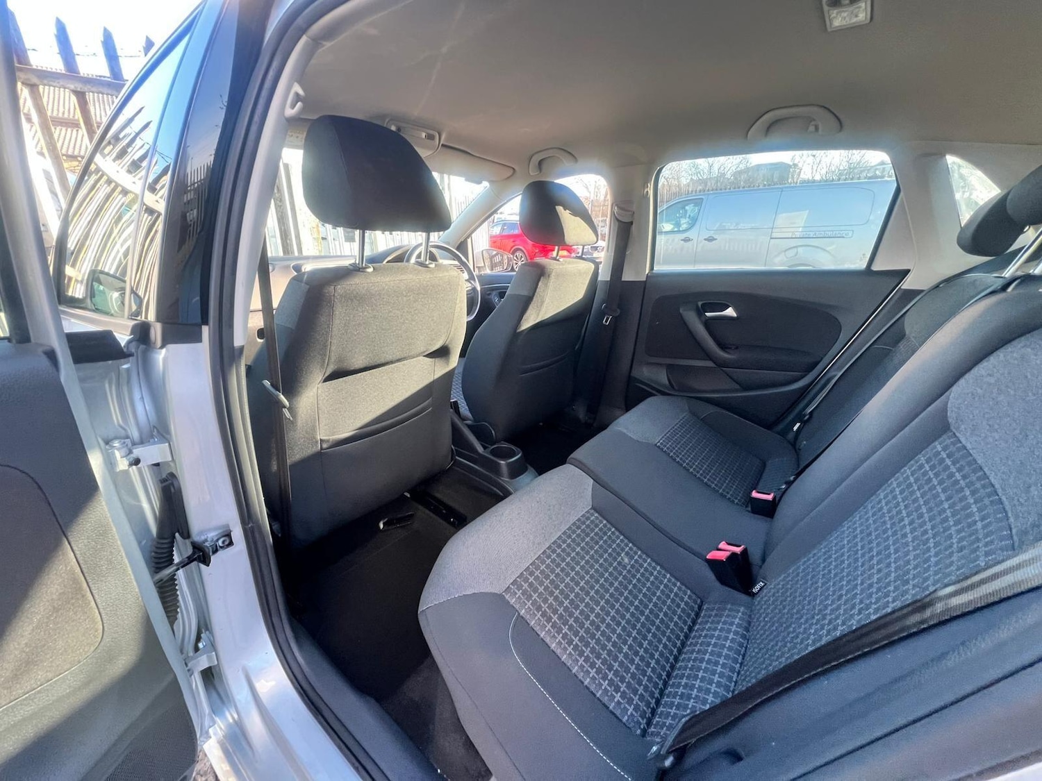 Used Volkswagen Polo 2015 for sale - 77162765: Photo 59