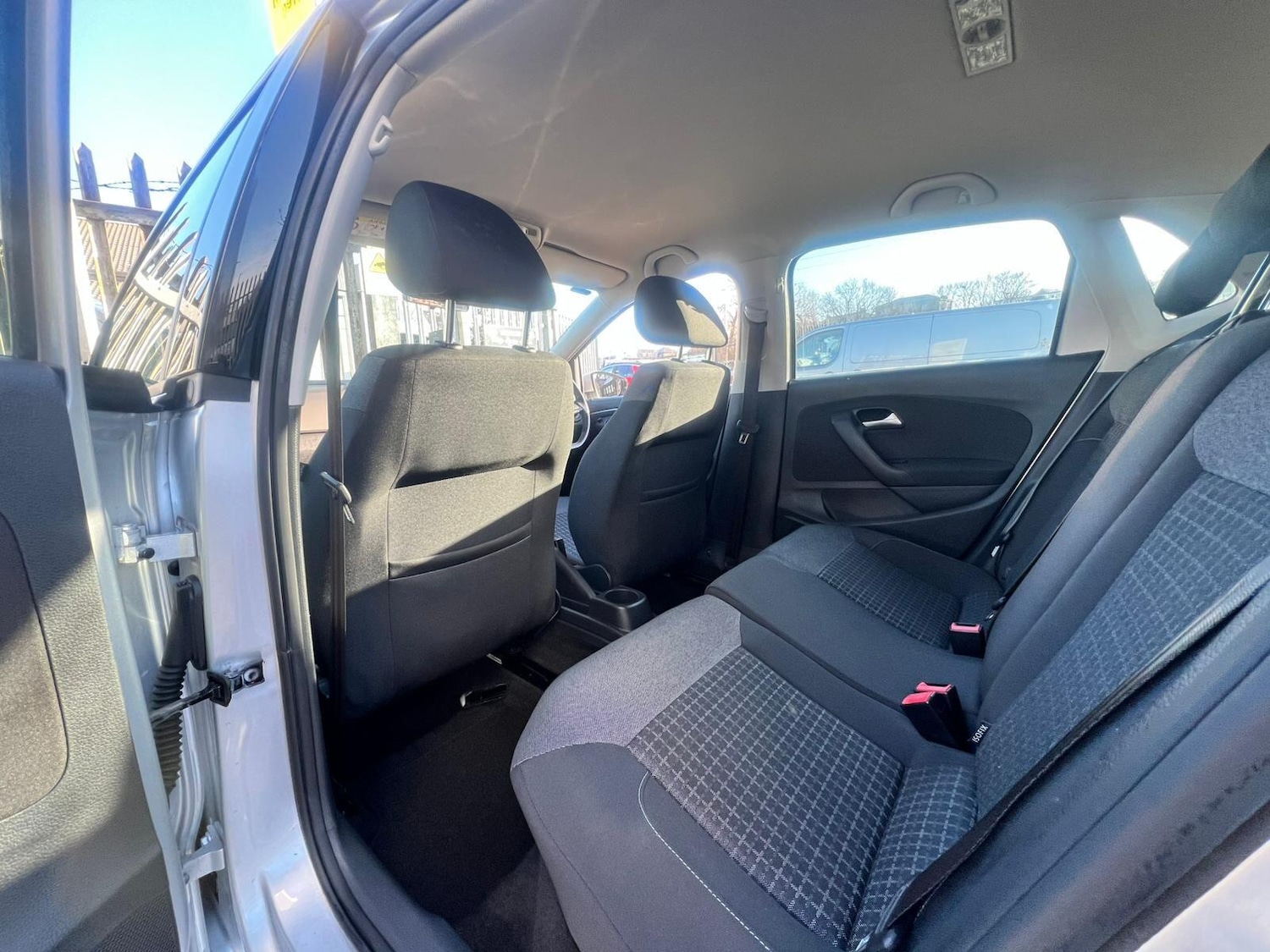 Used Volkswagen Polo 2015 for sale - 77162765: Photo 60