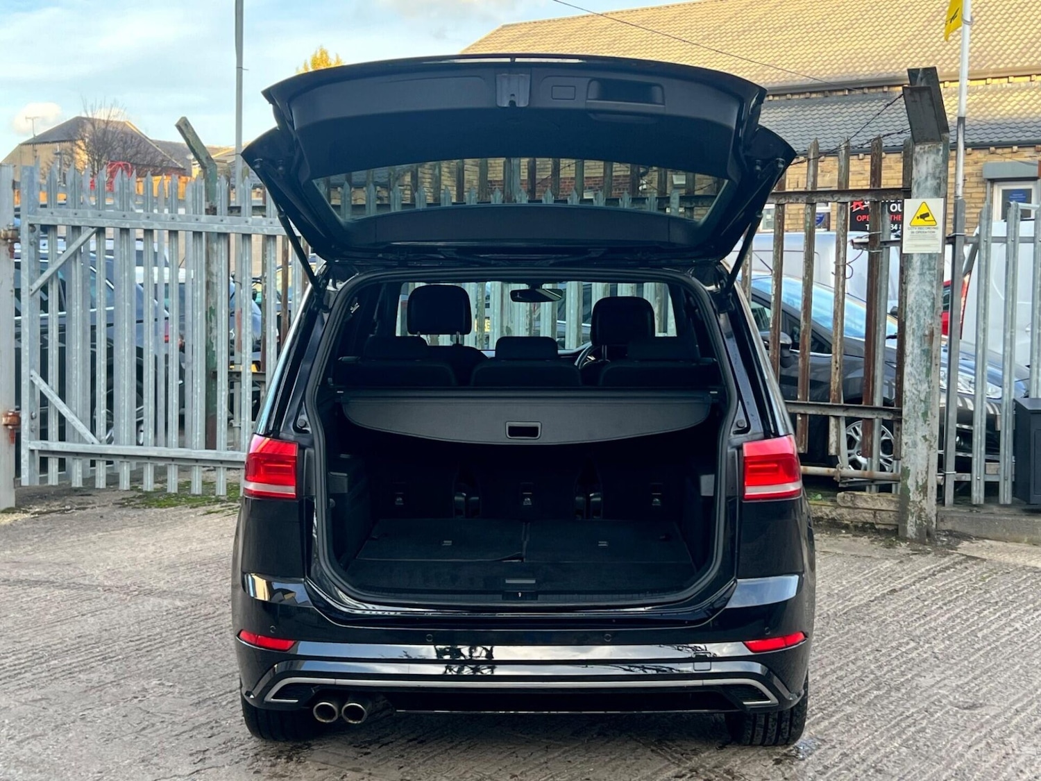 Used Volkswagen Touran 2018 for sale - 77249735: Photo 23