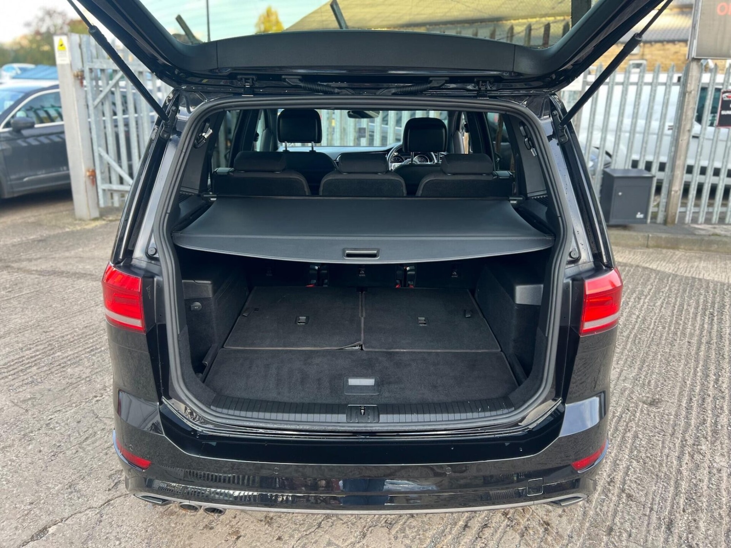 Used Volkswagen Touran 2018 for sale - 77249735: Photo 24