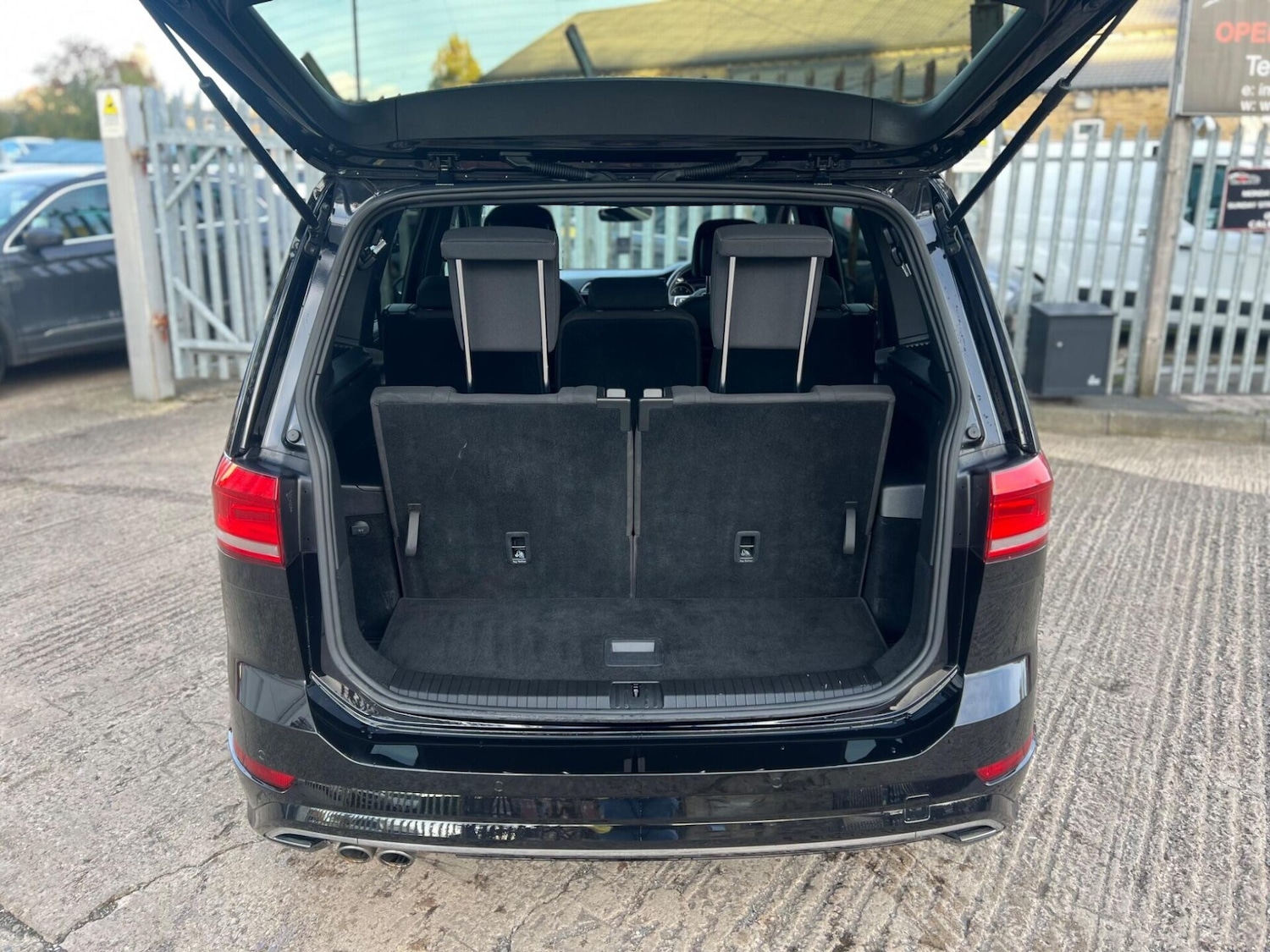 Used Volkswagen Touran 2018 for sale - 77249735: Photo 27