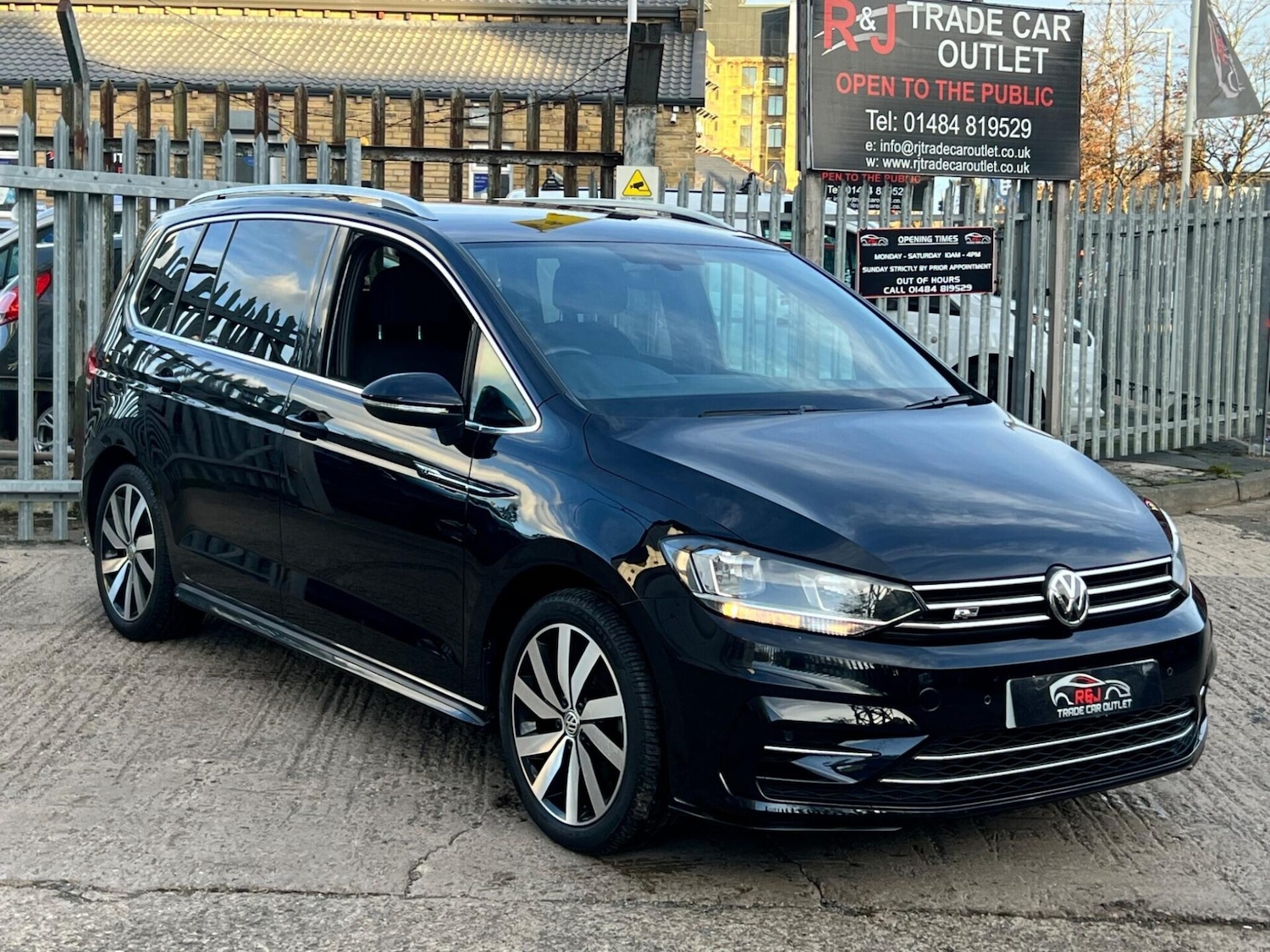 Used Volkswagen Touran 2018 for sale - 77249735: Photo 4