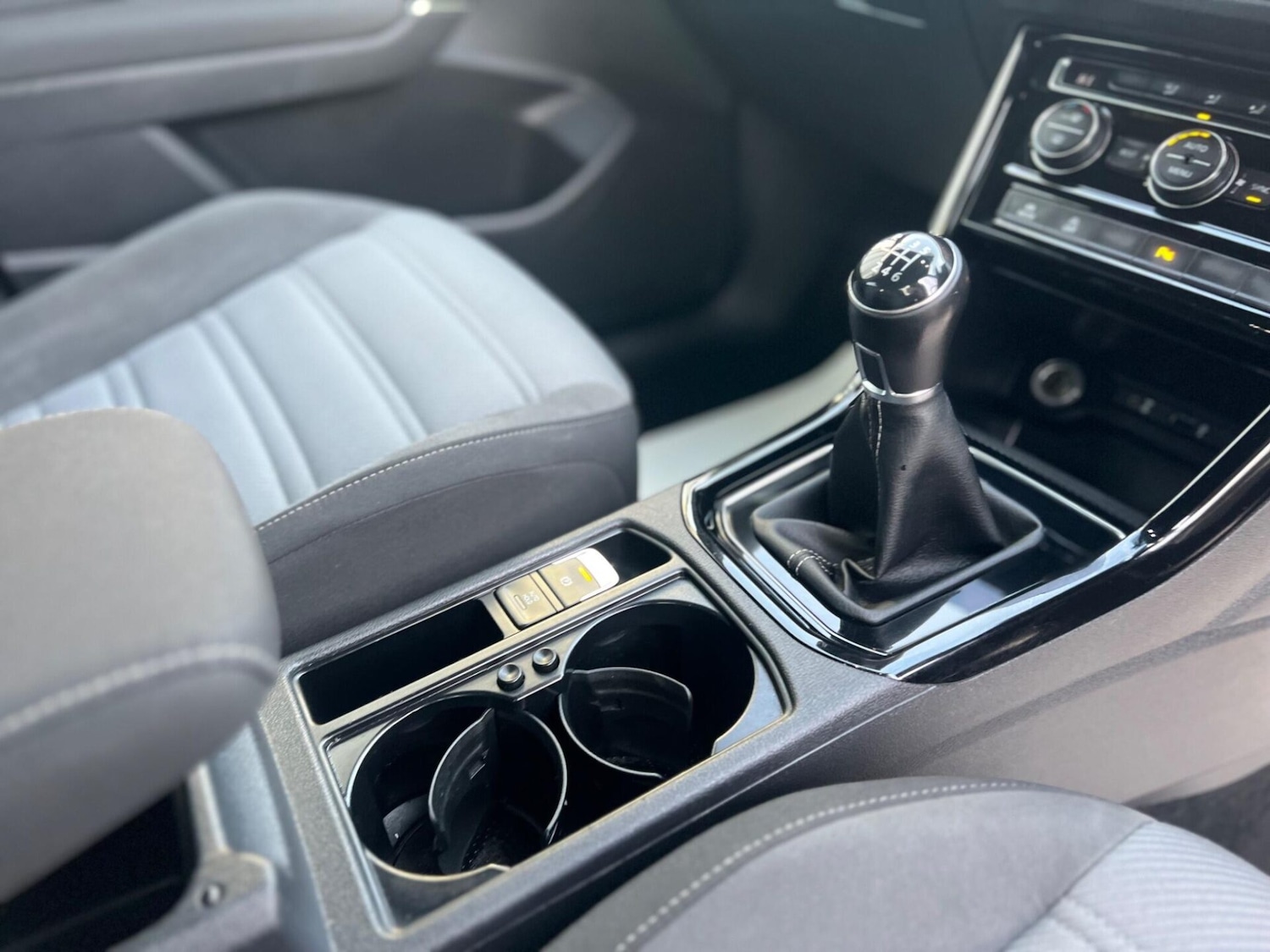 Used Volkswagen Touran 2018 for sale - 77249735: Photo 49