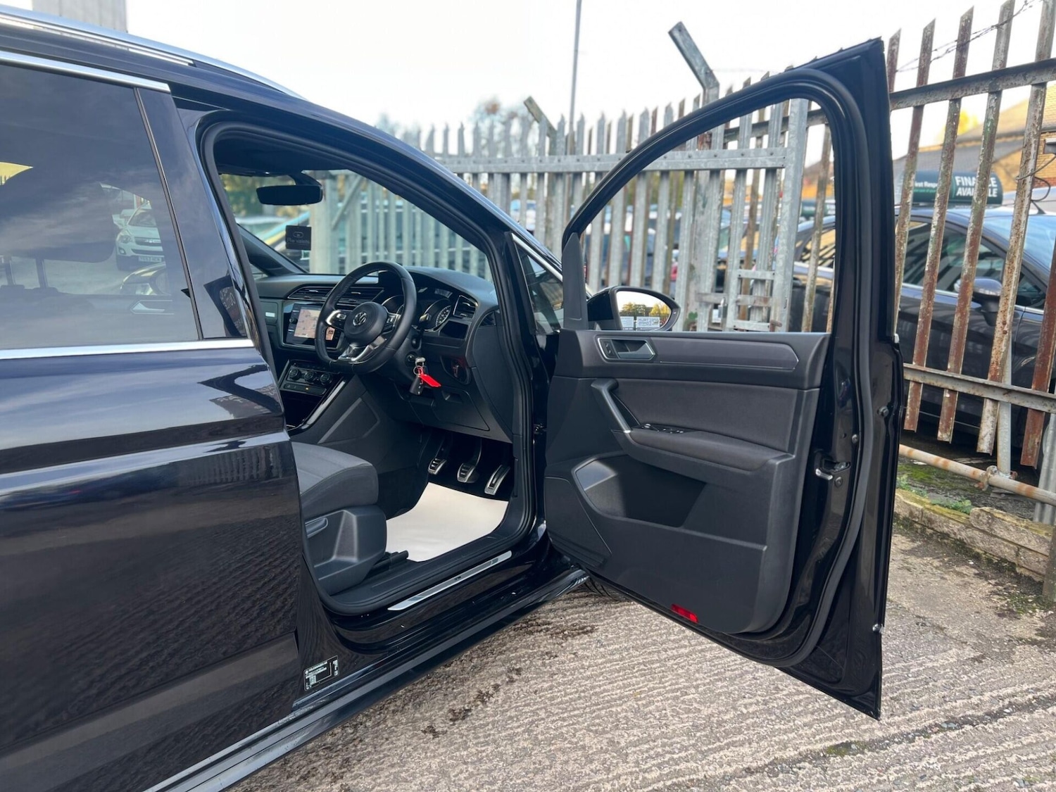 Used Volkswagen Touran 2018 for sale - 77249735: Photo 52