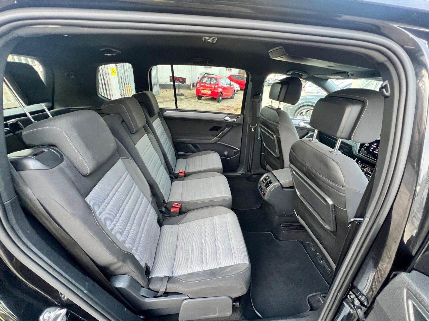 Used Volkswagen Touran 2018 for sale - 77249735: Photo 56