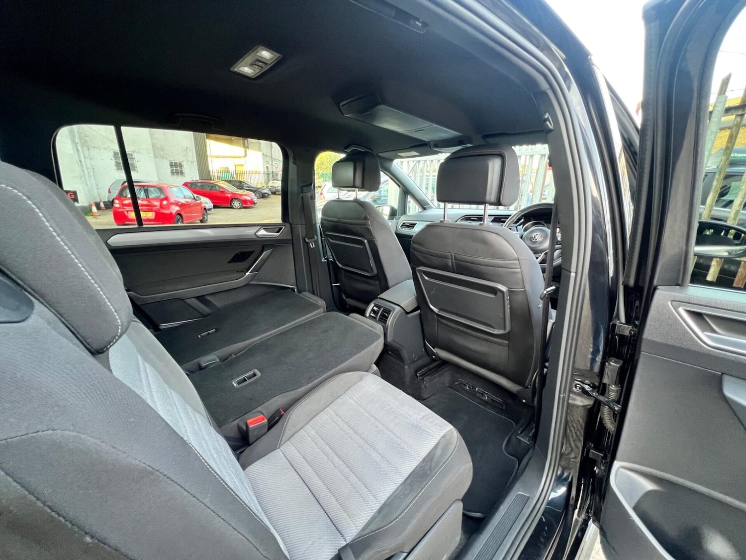 Used Volkswagen Touran 2018 for sale - 77249735: Photo 57