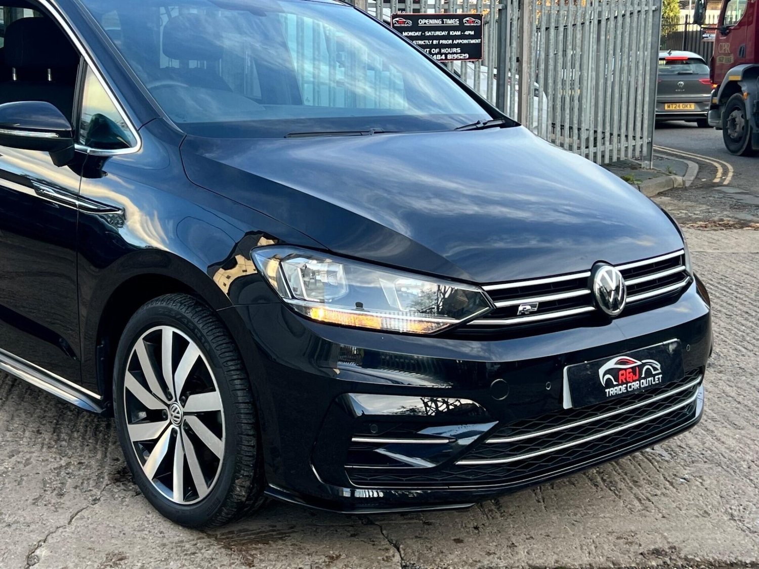 Used Volkswagen Touran 2018 for sale - 77249735: Photo 6