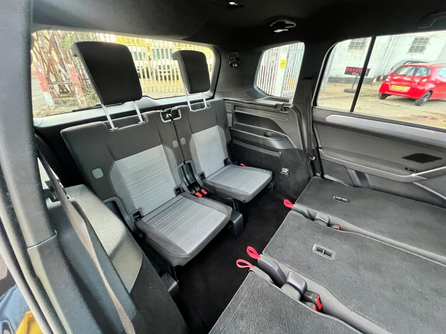 Used Volkswagen Touran 2018 for sale - 77249735: Photo 60