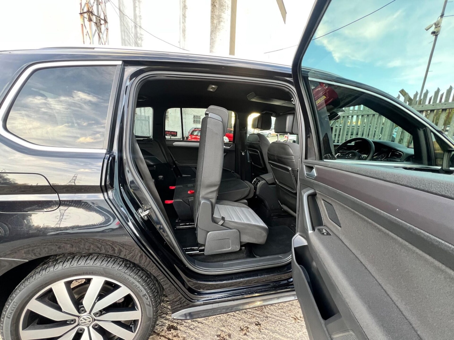 Used Volkswagen Touran 2018 for sale - 77249735: Photo 61