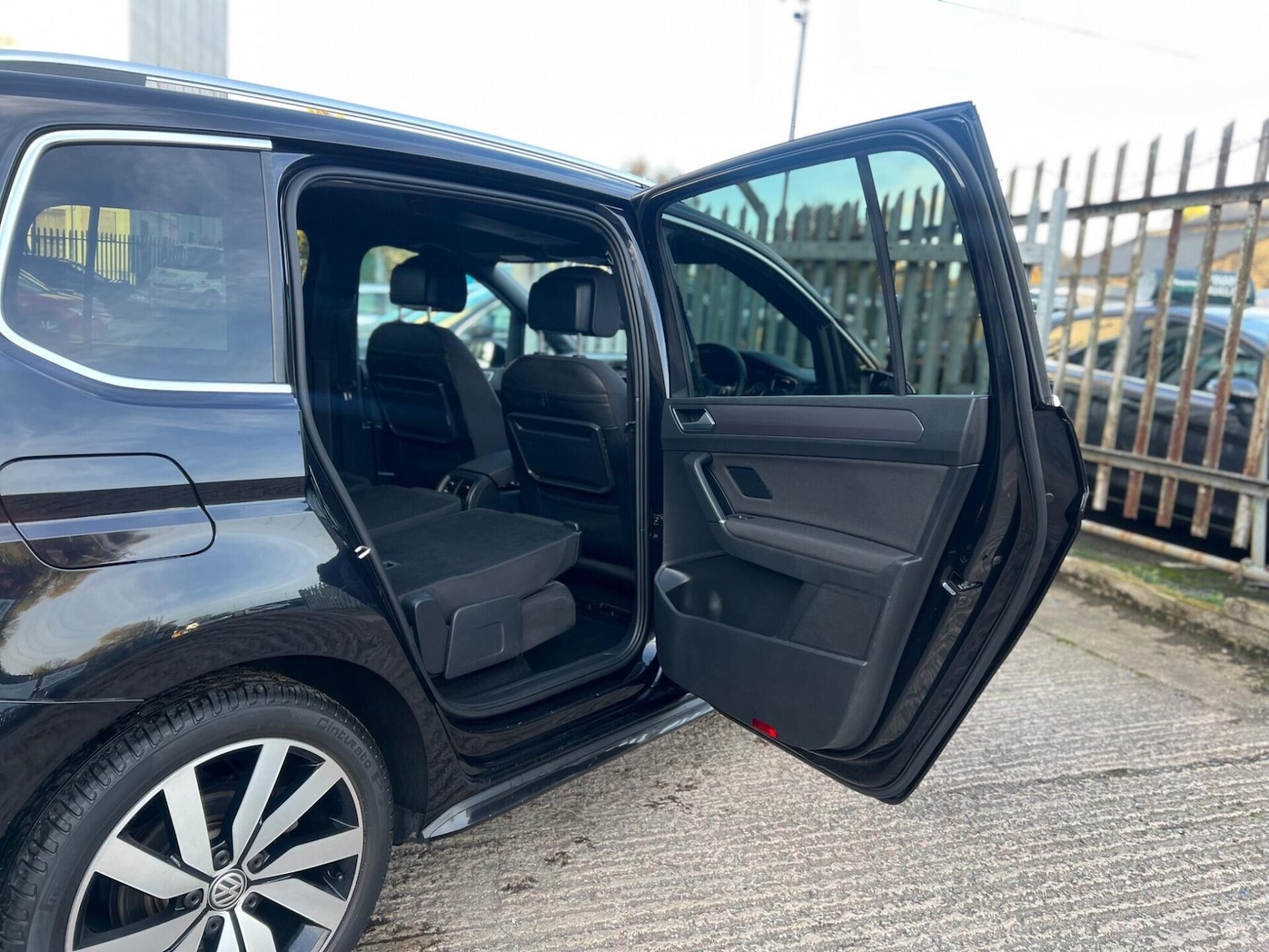 Used Volkswagen Touran 2018 for sale - 77249735: Photo 62