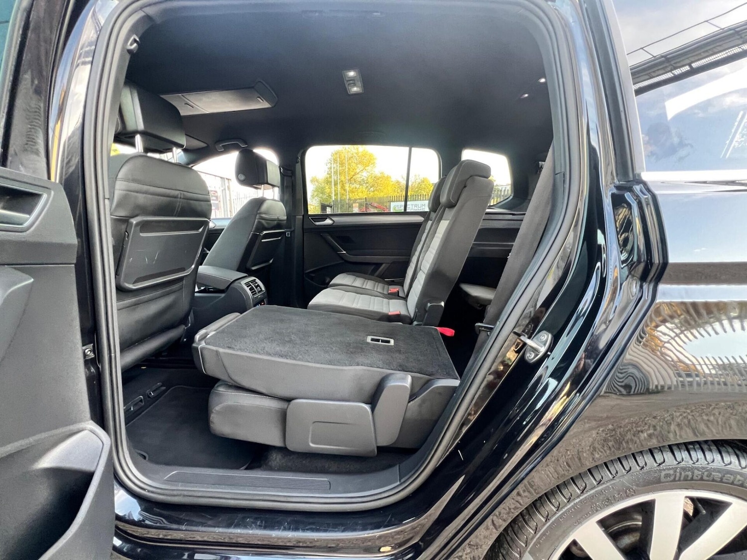 Used Volkswagen Touran 2018 for sale - 77249735: Photo 76