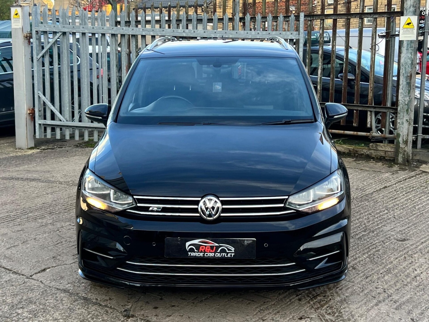 Used Volkswagen Touran 2018 for sale - 77249735: Photo 9