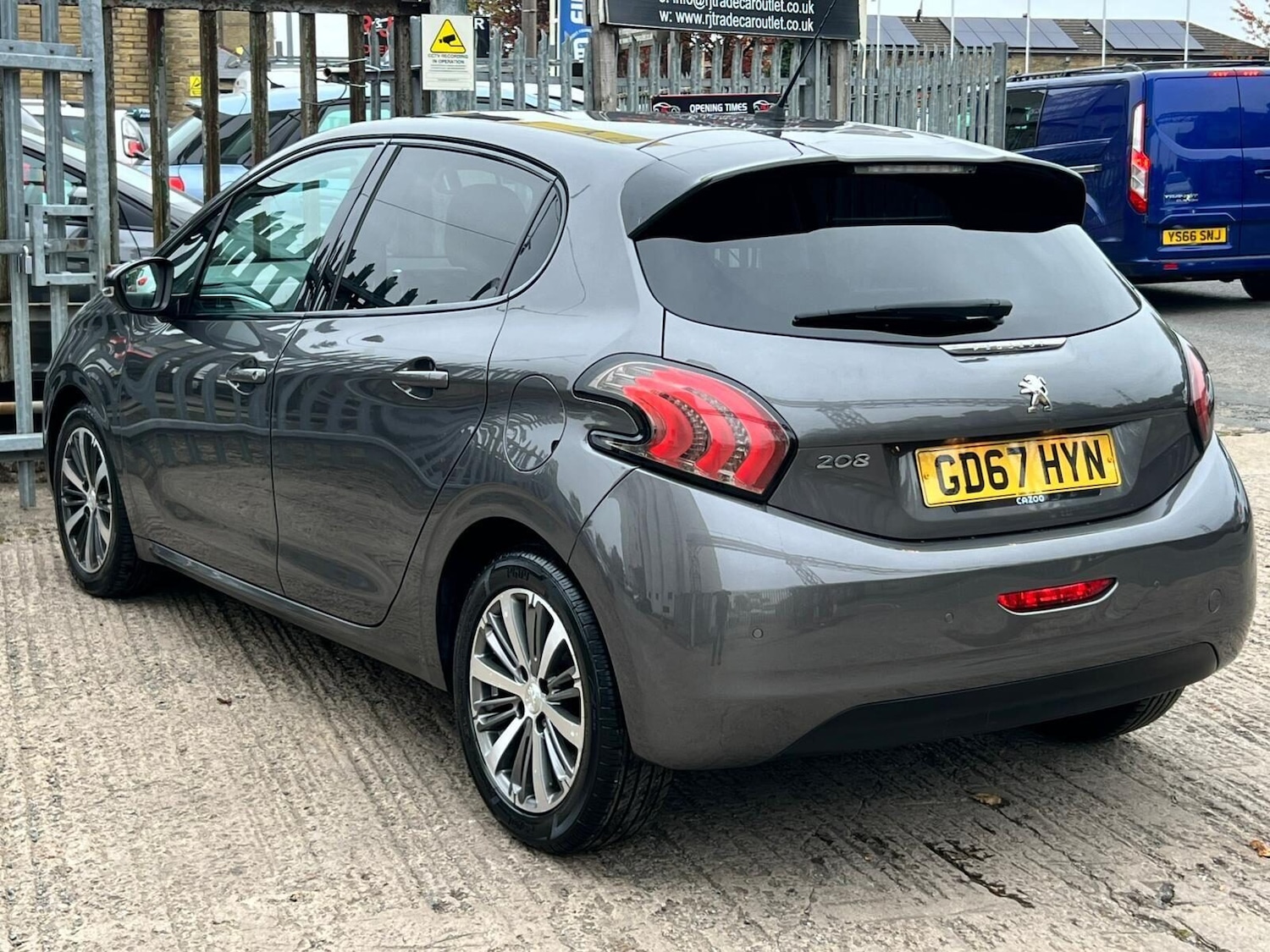Used Peugeot 208 2017 for sale - 77249759: Photo 10