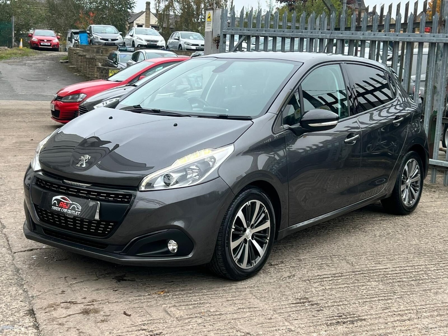 Used Peugeot 208 2017 for sale - 77249759: Photo 3
