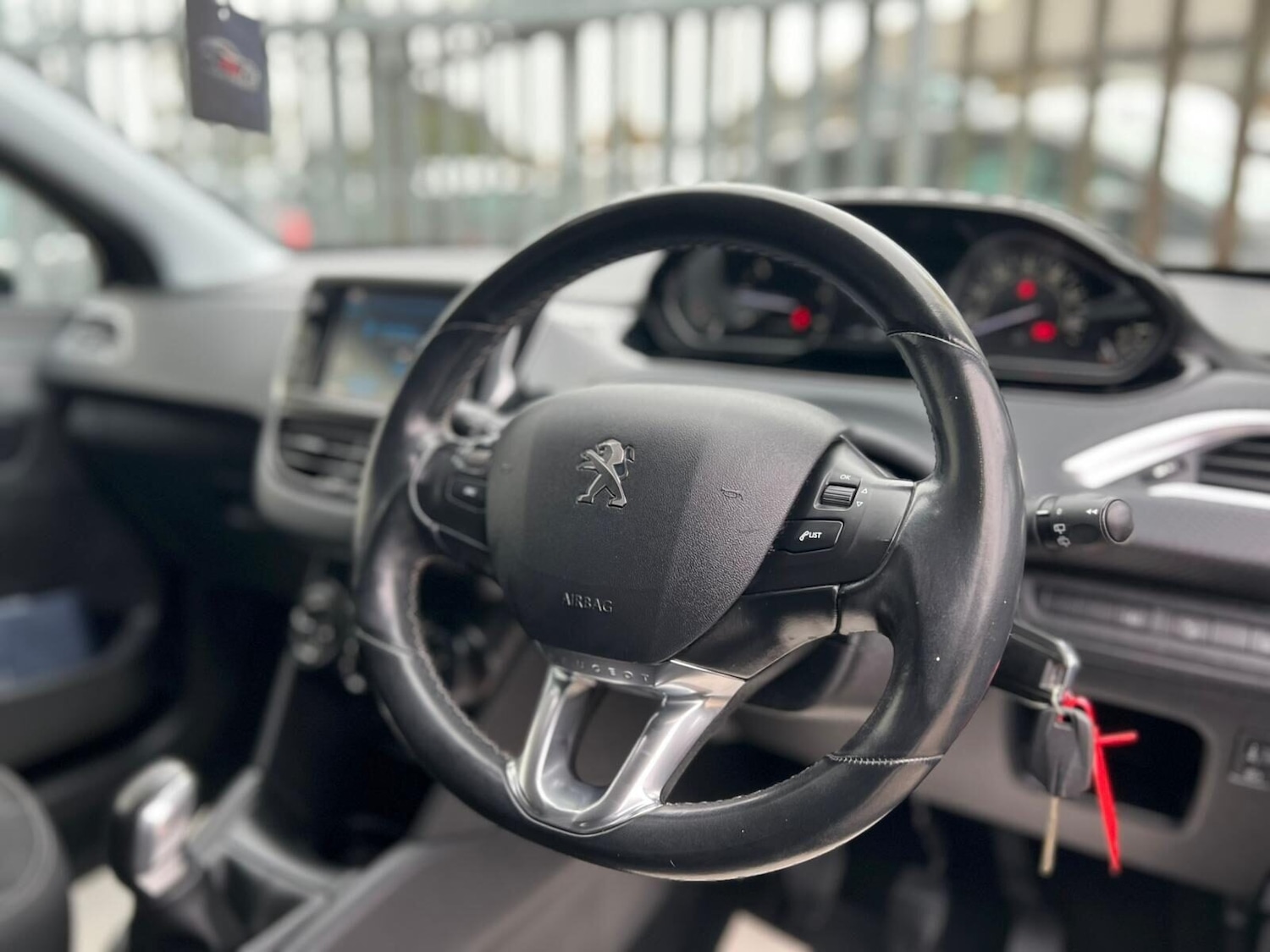 Used Peugeot 208 2017 for sale - 77249759: Photo 33