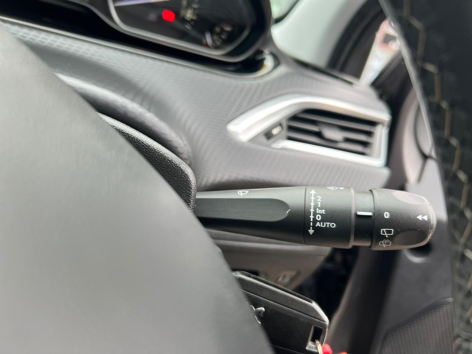 Used Peugeot 208 2017 for sale - 77249759: Photo 36