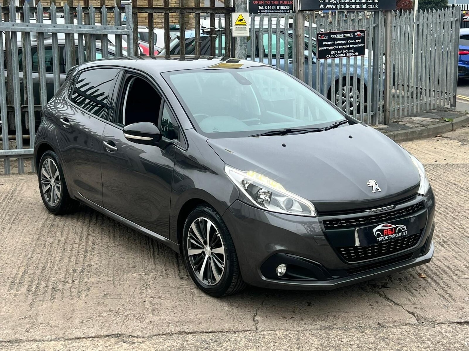 Used Peugeot 208 2017 for sale - 77249759: Photo 5