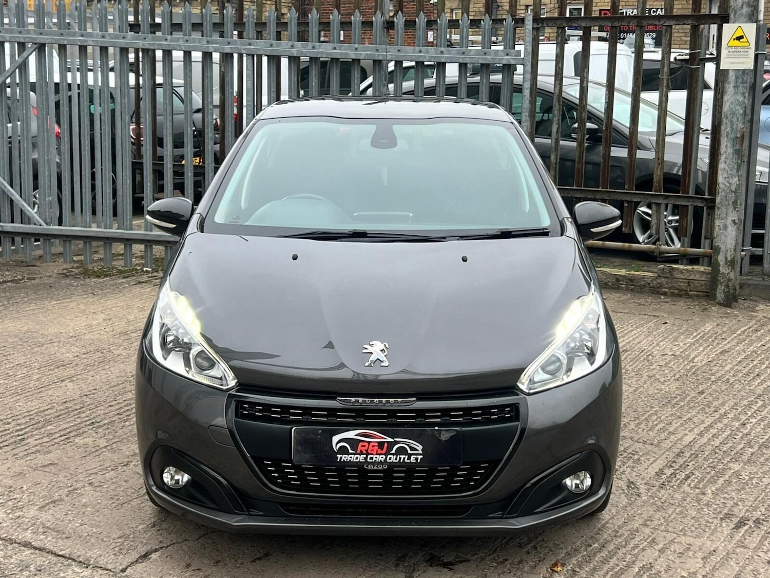 Used Peugeot 208 2017 for sale - 77249759: Photo 8