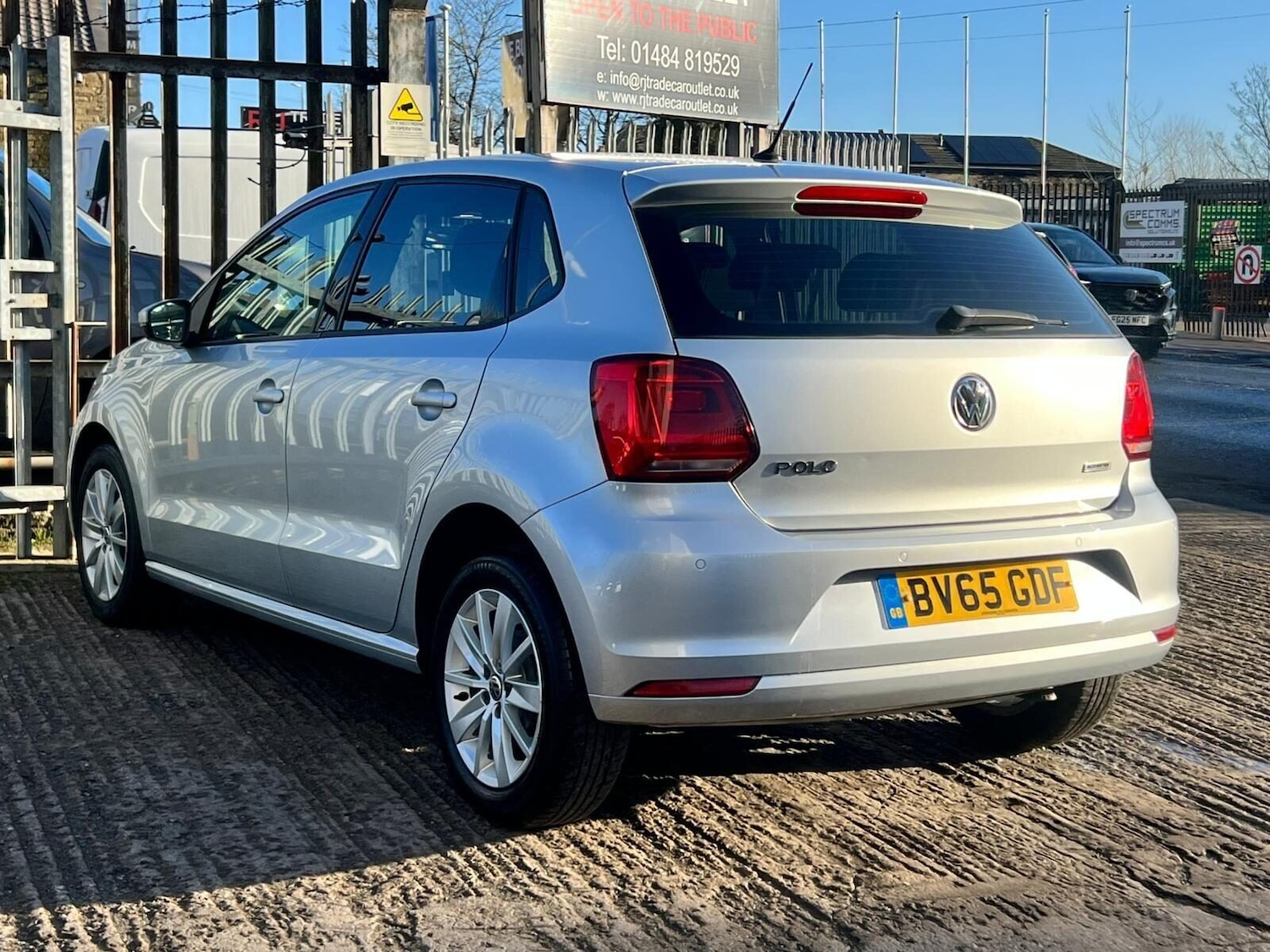 Used Volkswagen Polo 2015 for sale - 77249682: Photo 11