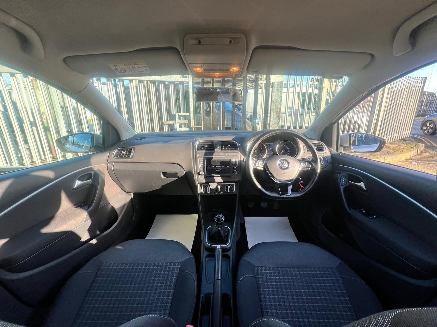 Used Volkswagen Polo 2015 for sale - 77249682: Photo 27