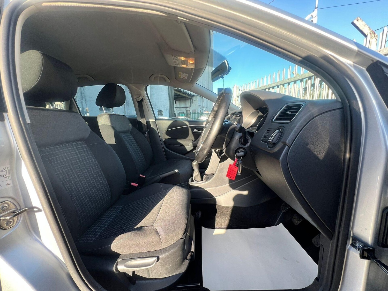 Used Volkswagen Polo 2015 for sale - 77249682: Photo 30