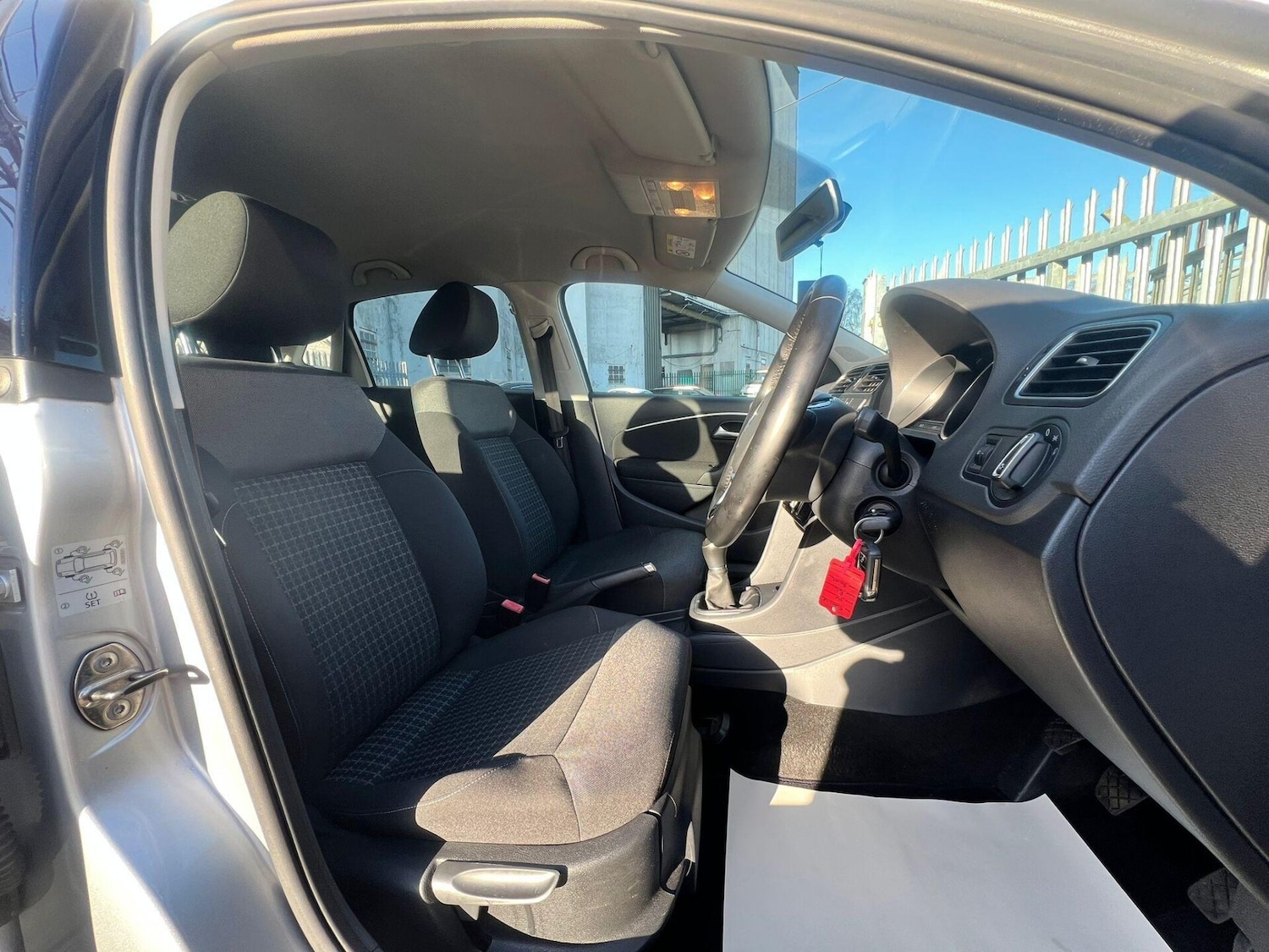 Used Volkswagen Polo 2015 for sale - 77249682: Photo 31