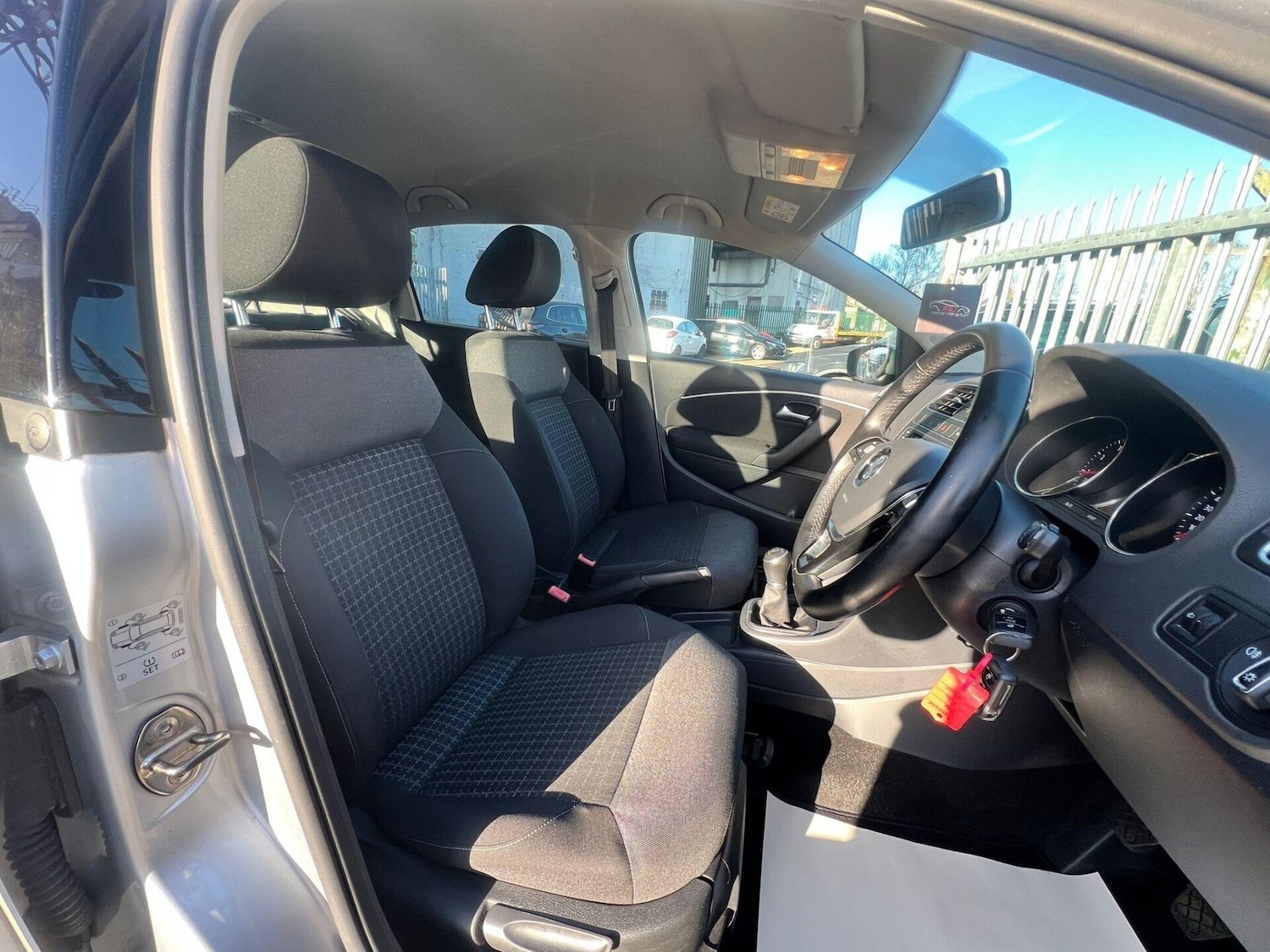 Used Volkswagen Polo 2015 for sale - 77249682: Photo 32