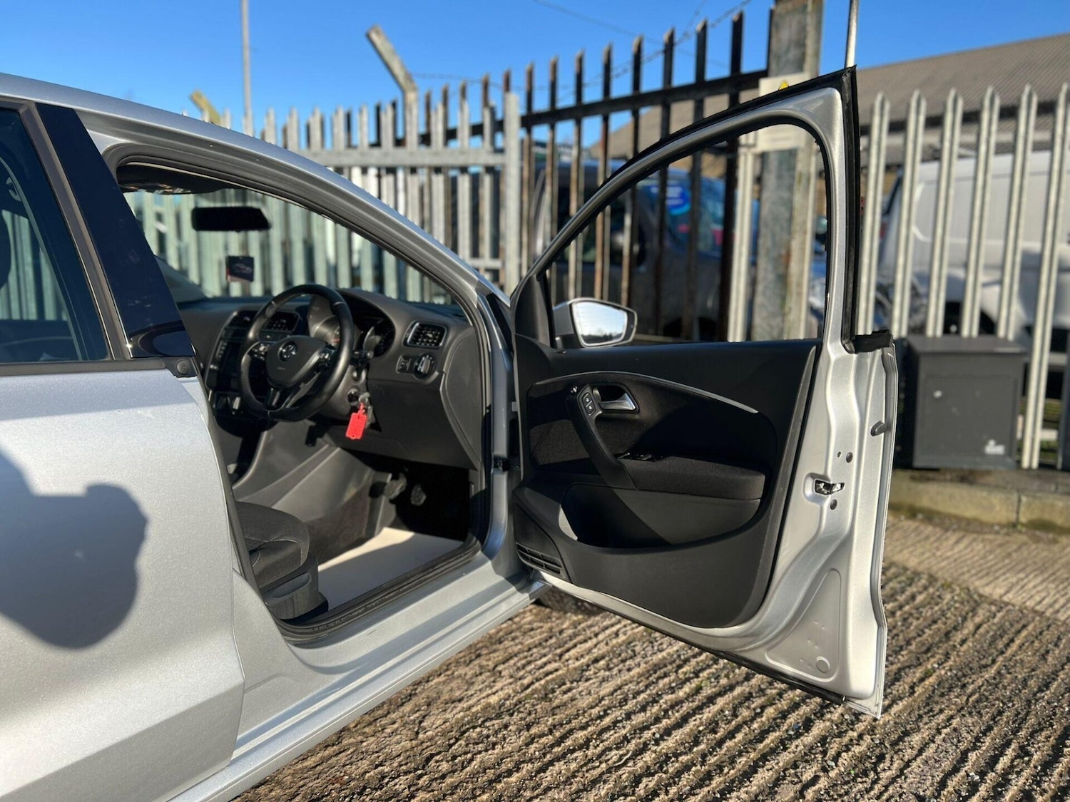 Used Volkswagen Polo 2015 for sale - 77249682: Photo 45