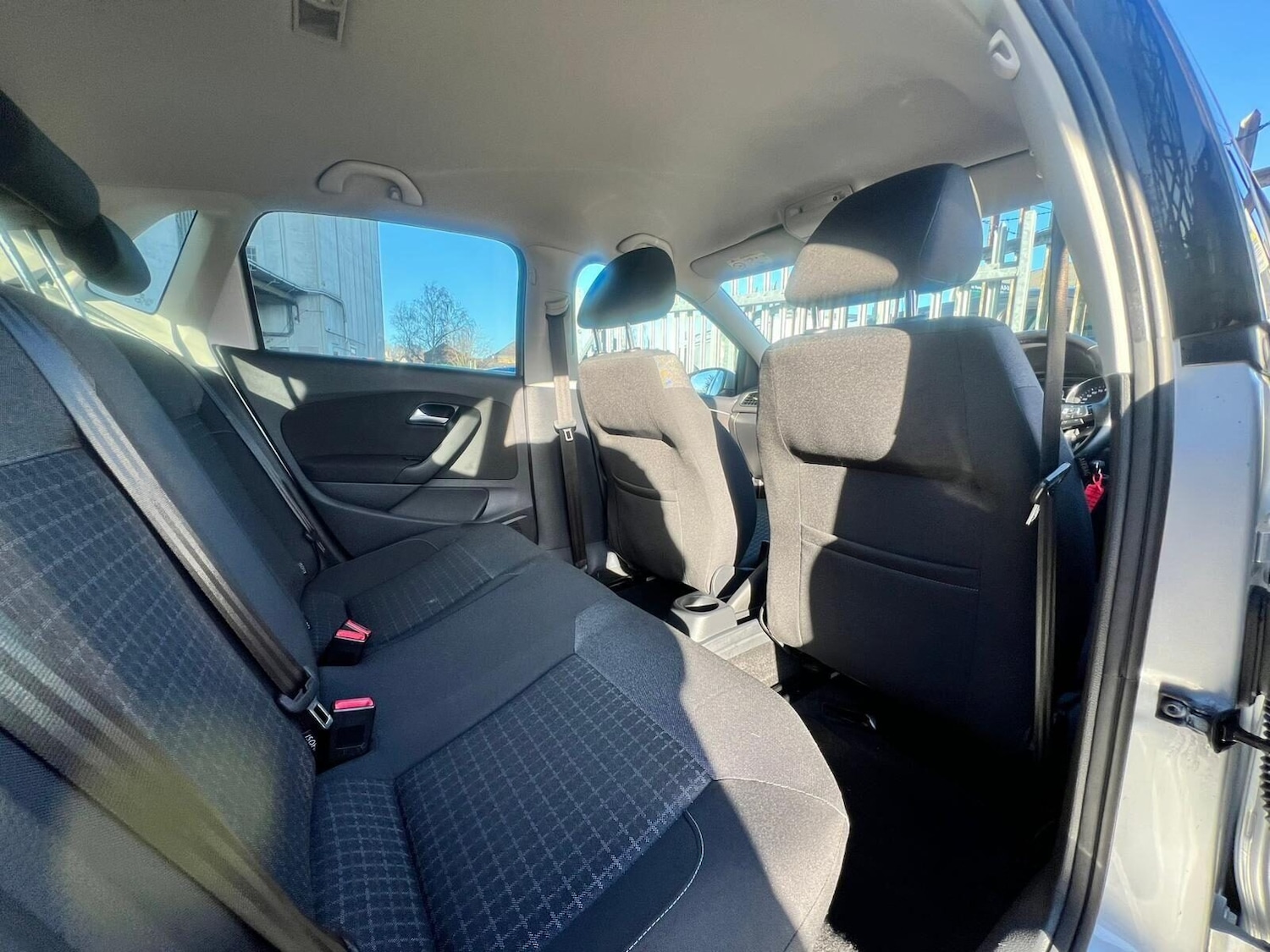 Used Volkswagen Polo 2015 for sale - 77249682: Photo 47