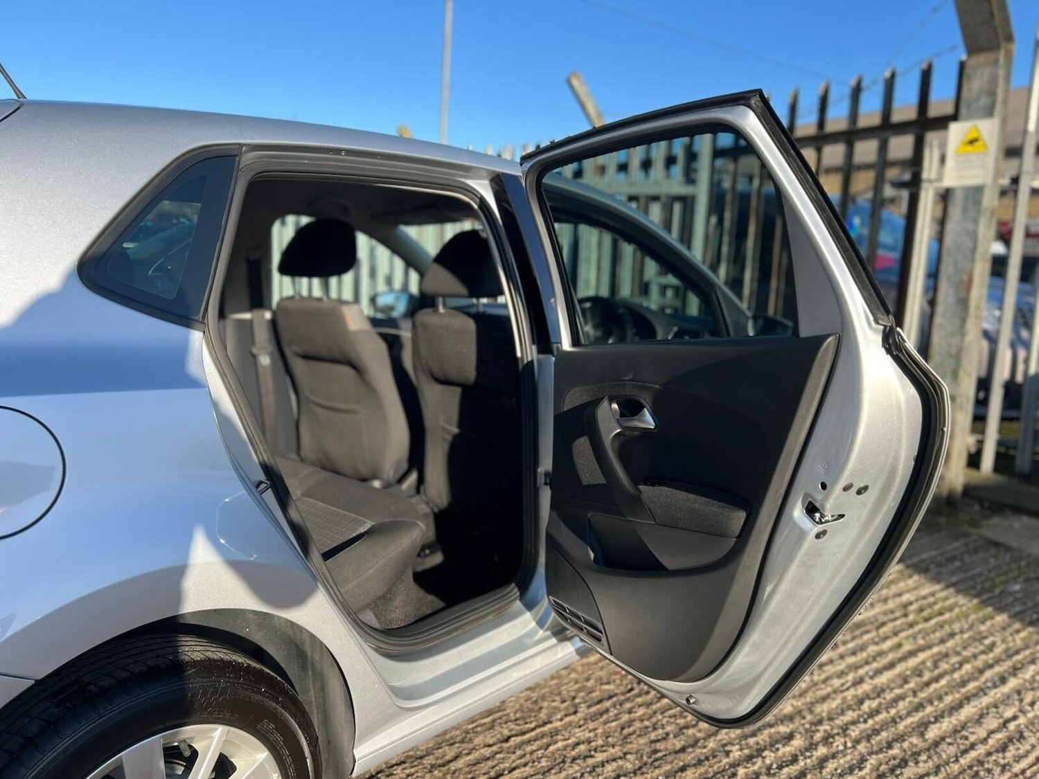 Used Volkswagen Polo 2015 for sale - 77249682: Photo 51