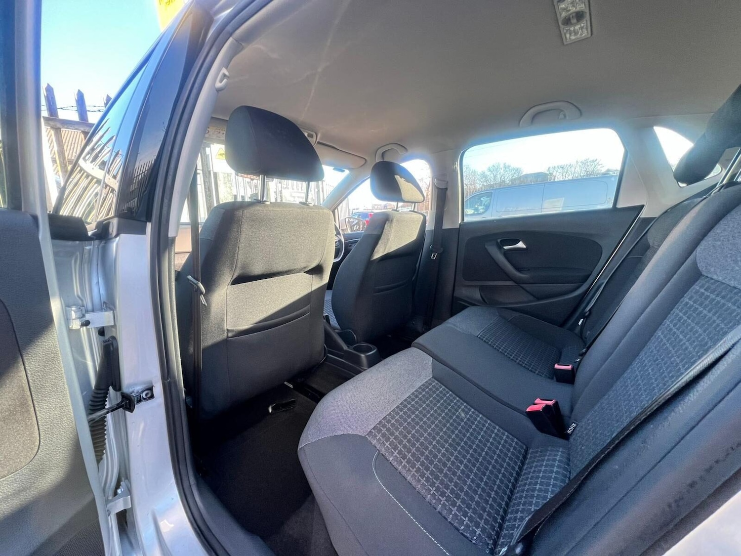 Used Volkswagen Polo 2015 for sale - 77249682: Photo 60