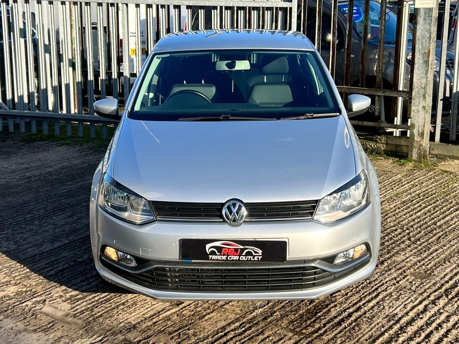 Used Volkswagen Polo 2015 for sale - 77249682: Photo 8